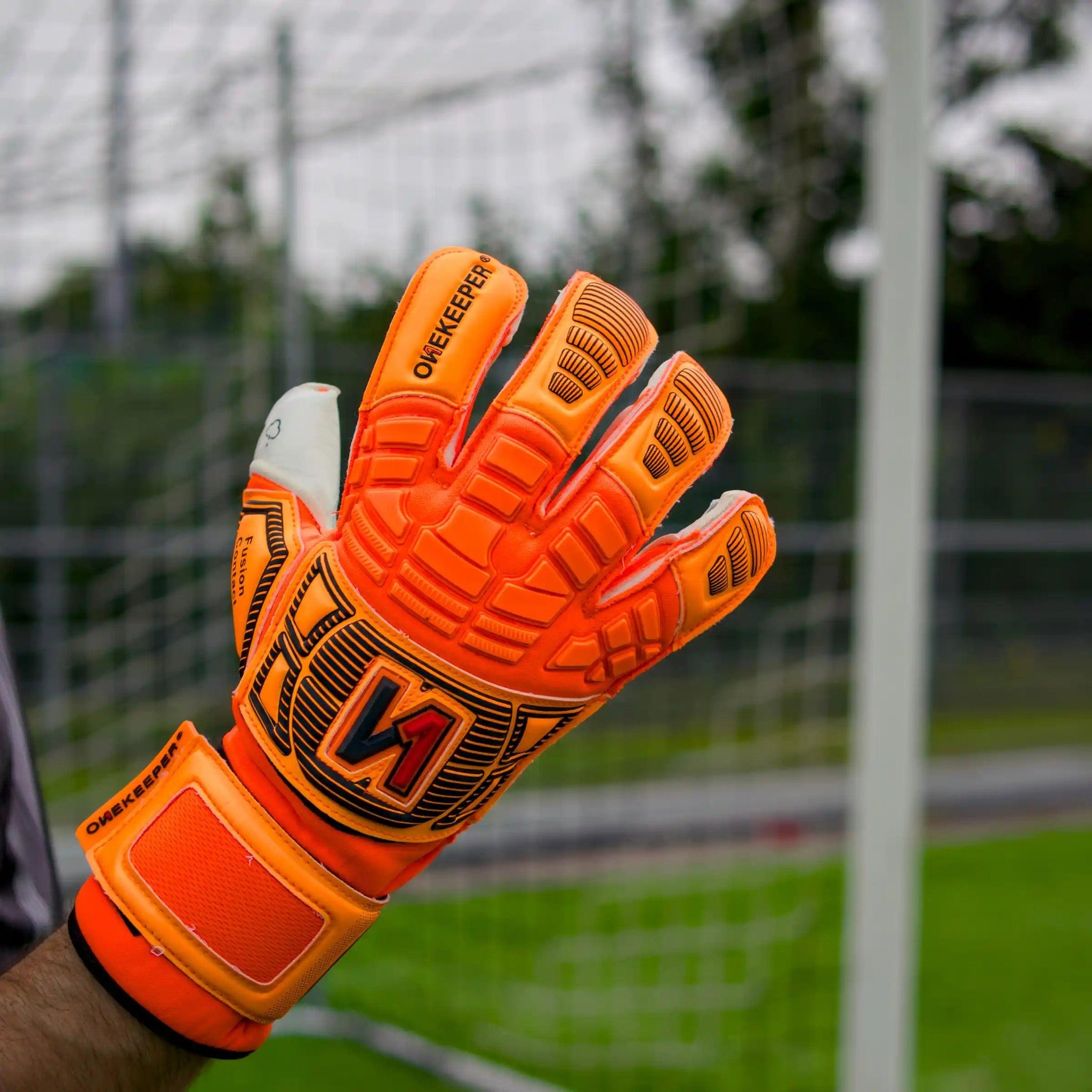 Professional goalkeeper gloves ONKEEPER Fusion Contact Pro Orange Fusion Cut gk